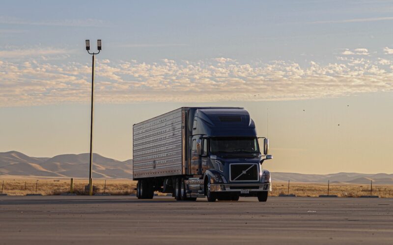 3 Signs That Truck Driving Might Be The Right Career For You