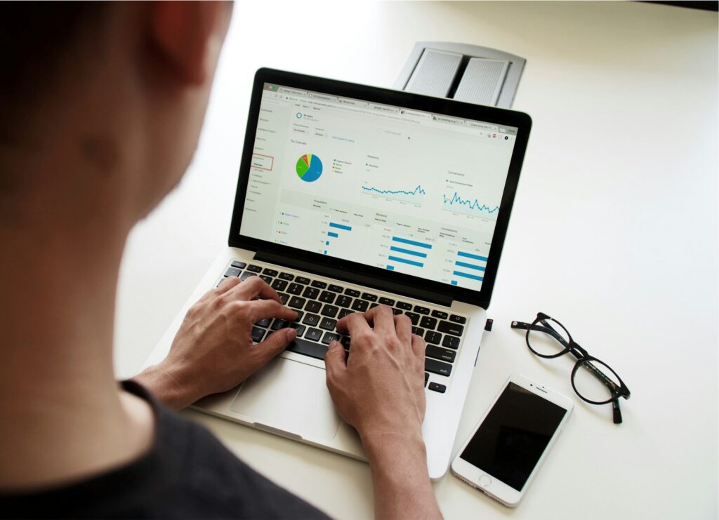 Don’t Do It Yourself: Let The Professionals Take Care of Your Business Finances